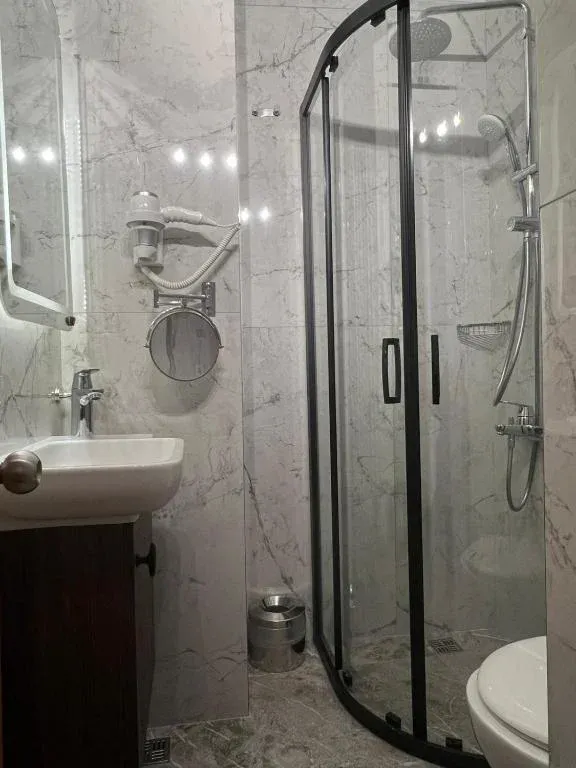 حمام هتل بریستول
