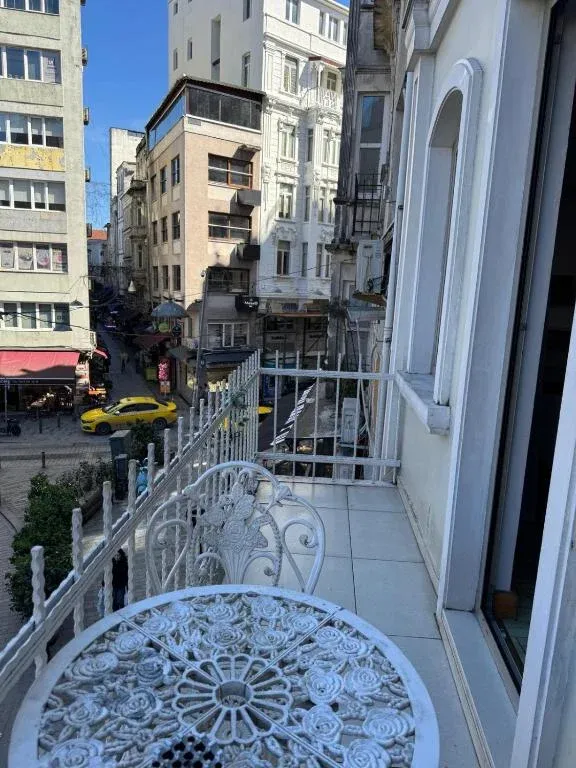 palmiye-hotel-balcony.webp