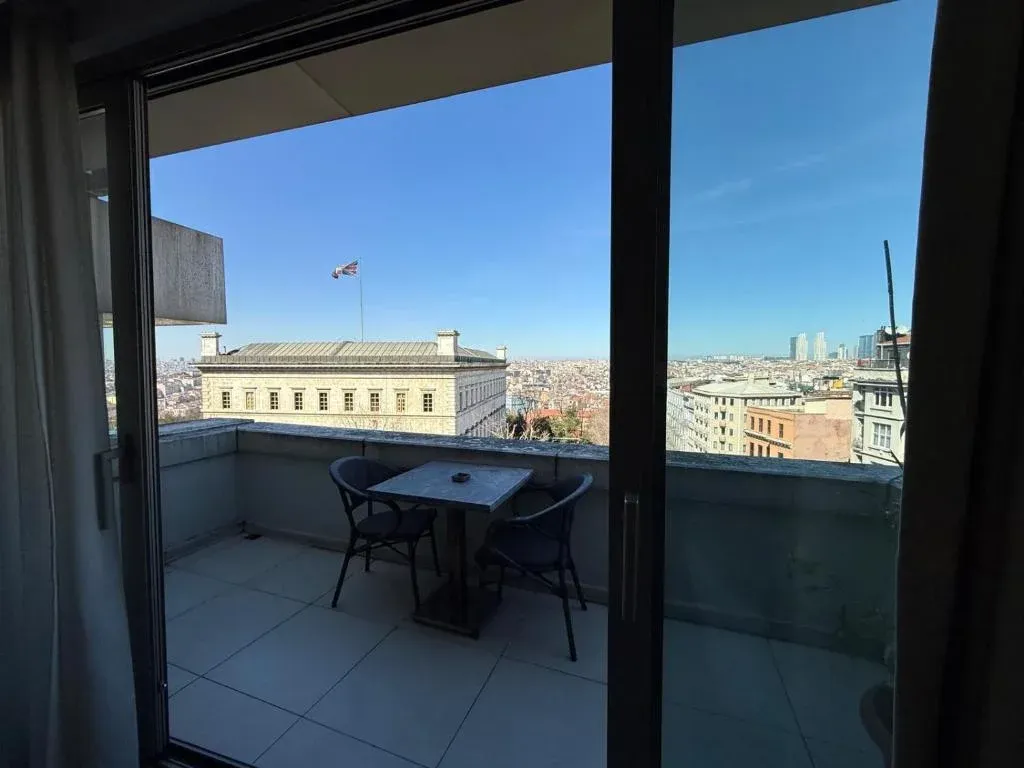 palmiye-hotel-city-view.webp
